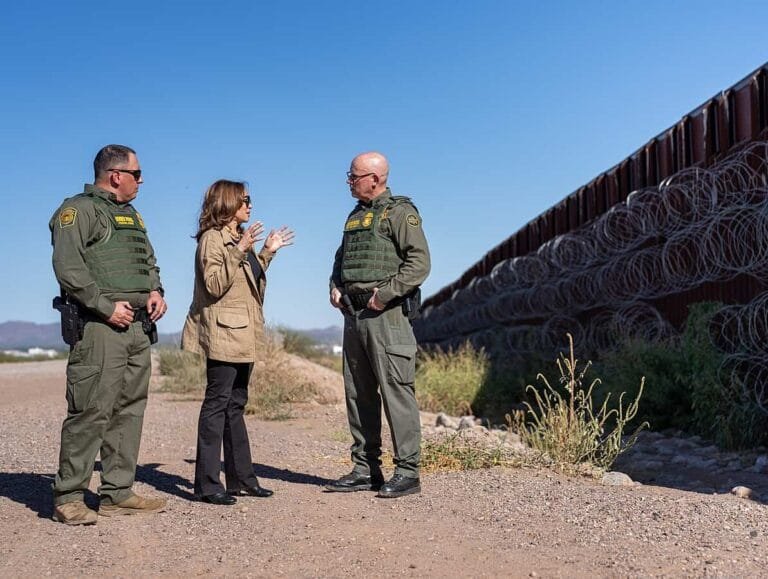Vice_President_Kamala_Harris_speaks_with_Border_Patrol_officials_as_she_visits_the_U.S.-Mexico_border_wall,_Friday,_September_27,_2024,_in_Douglas,_Arizona