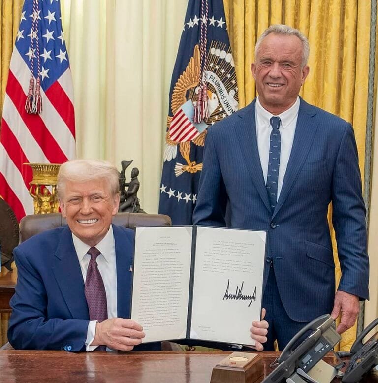 President_Donald_Trump_with_Secretary_Robert_F._Kennedy_Jr.,_February_2025